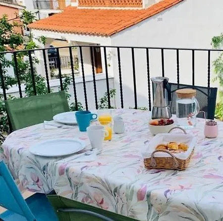 Con Encanto En La Holiday home *